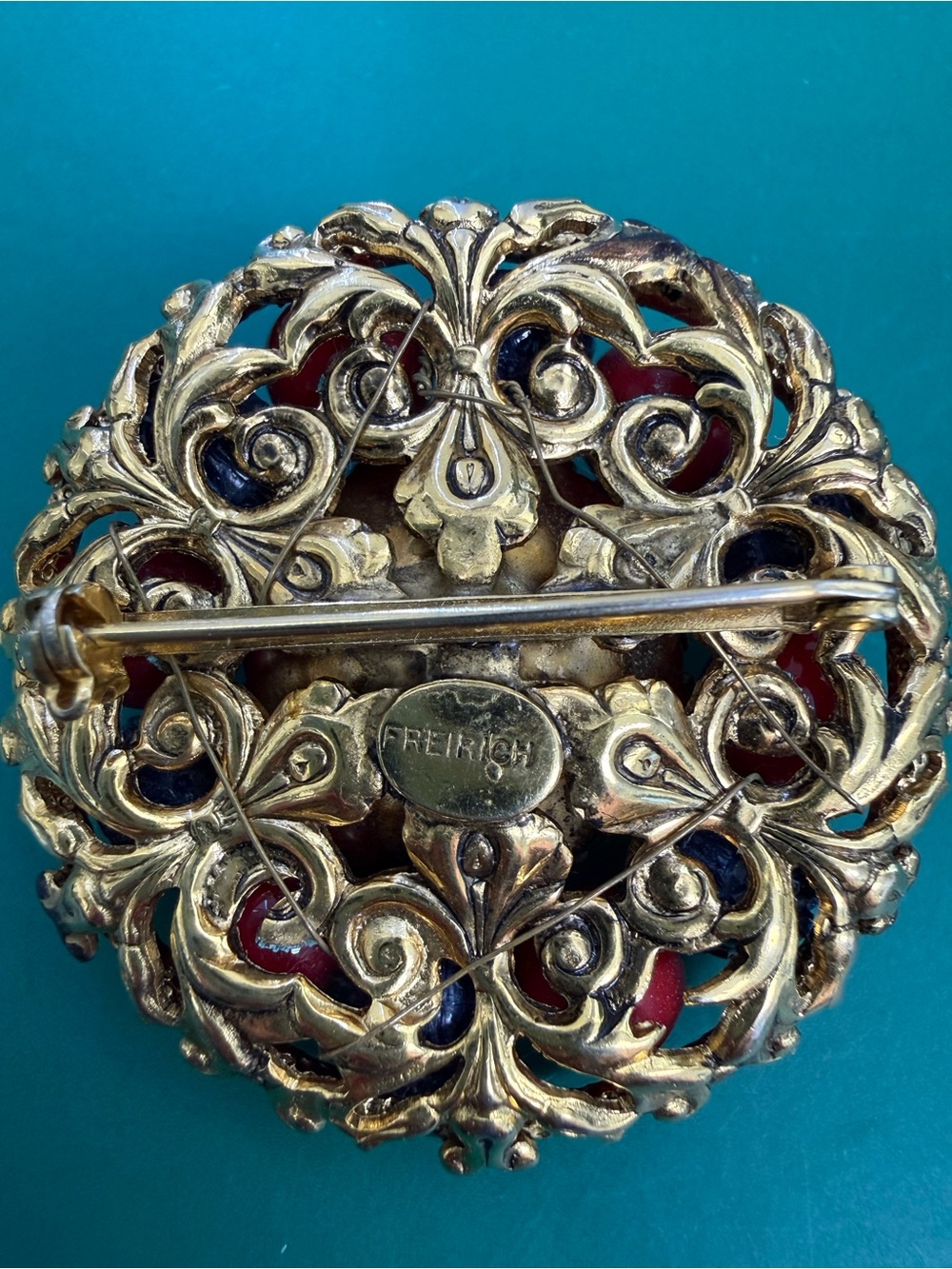 Freirich Brooch with Red, Navy & White Cabochons- Vintage - Picture 3 of 5